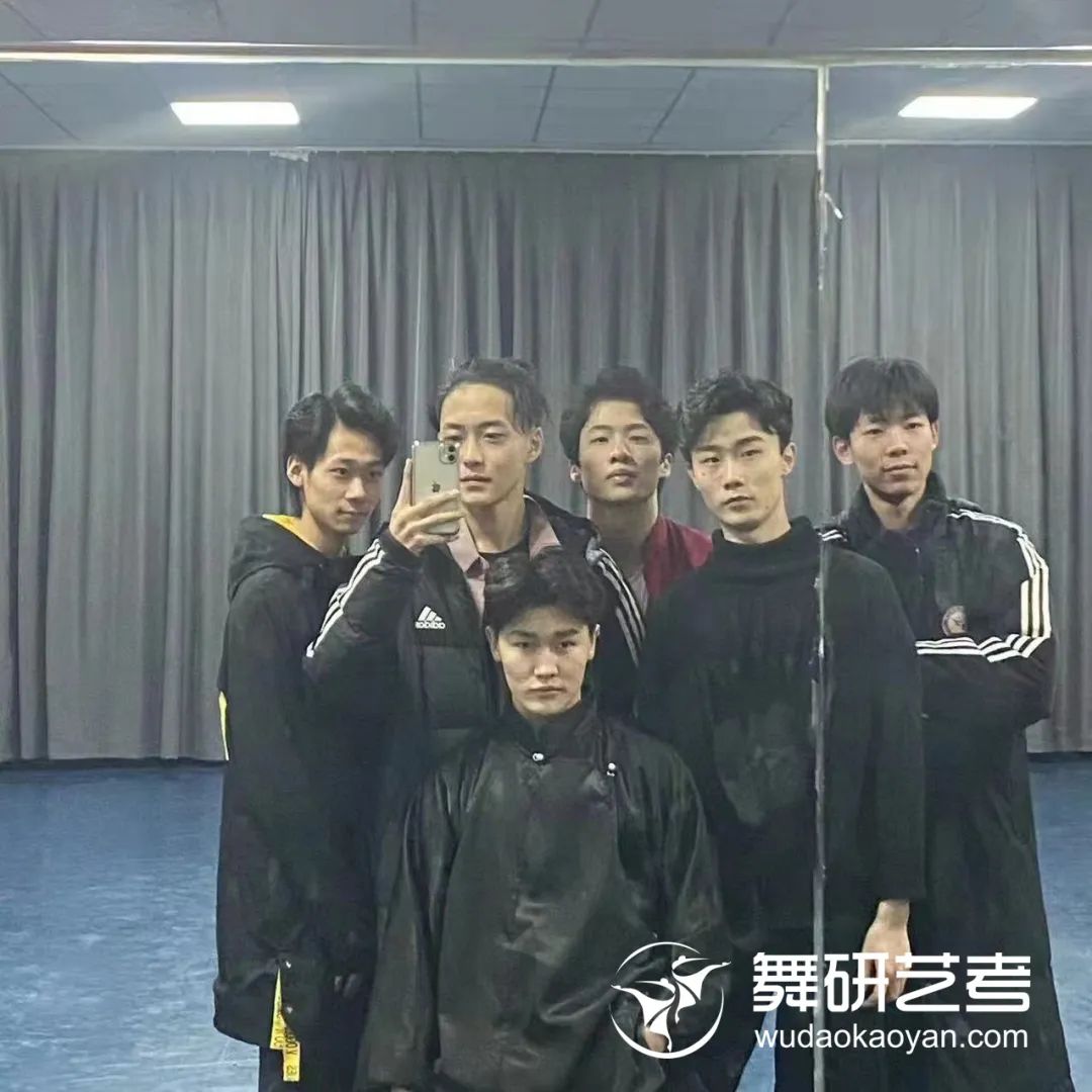 从基础学起，到辉煌结束丨恭喜河北舞研22届宋同学成功考入北京舞蹈学院！