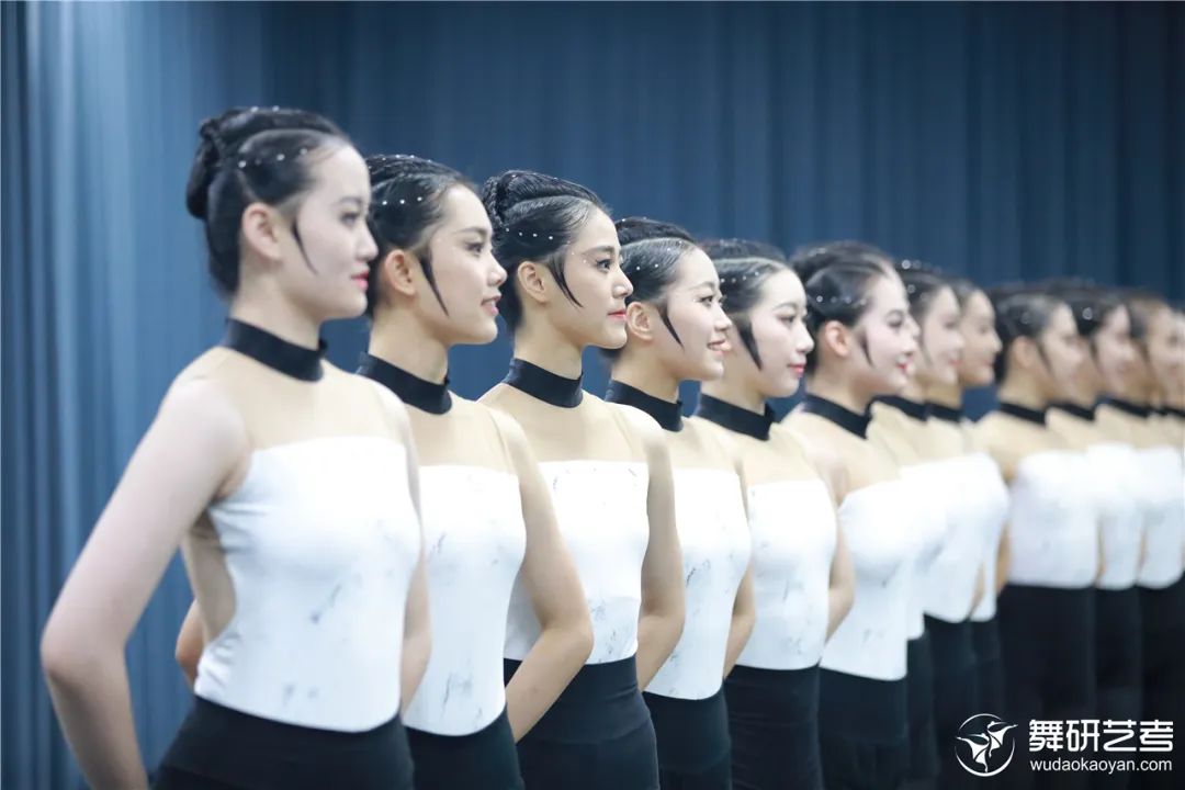 哈爾濱藝考培訓舞蹈選擇藝考培訓班有哪些注意事項