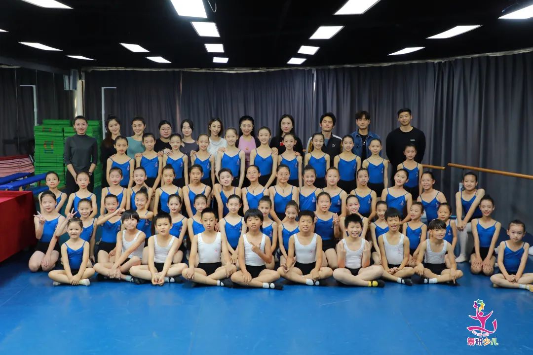 為舞蹈夢想出發，6天成功解鎖新突破|2022年舞研附中國慶集訓精彩回顧！