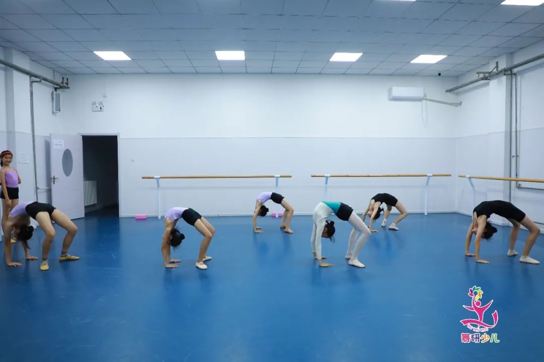 為舞蹈夢想出發，6天成功解鎖新突破|2022年舞研附中國慶集訓精彩回顧！