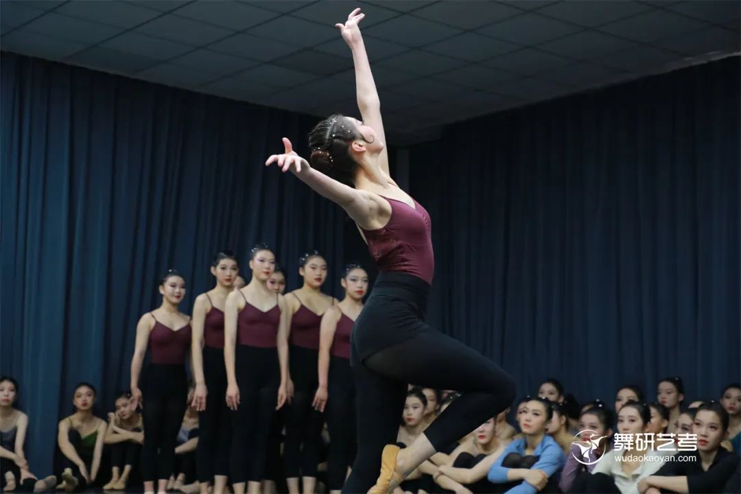 北京舞蹈藝考培訓哪家好？舞研藝考師資雄厚，教學精準，課程全面