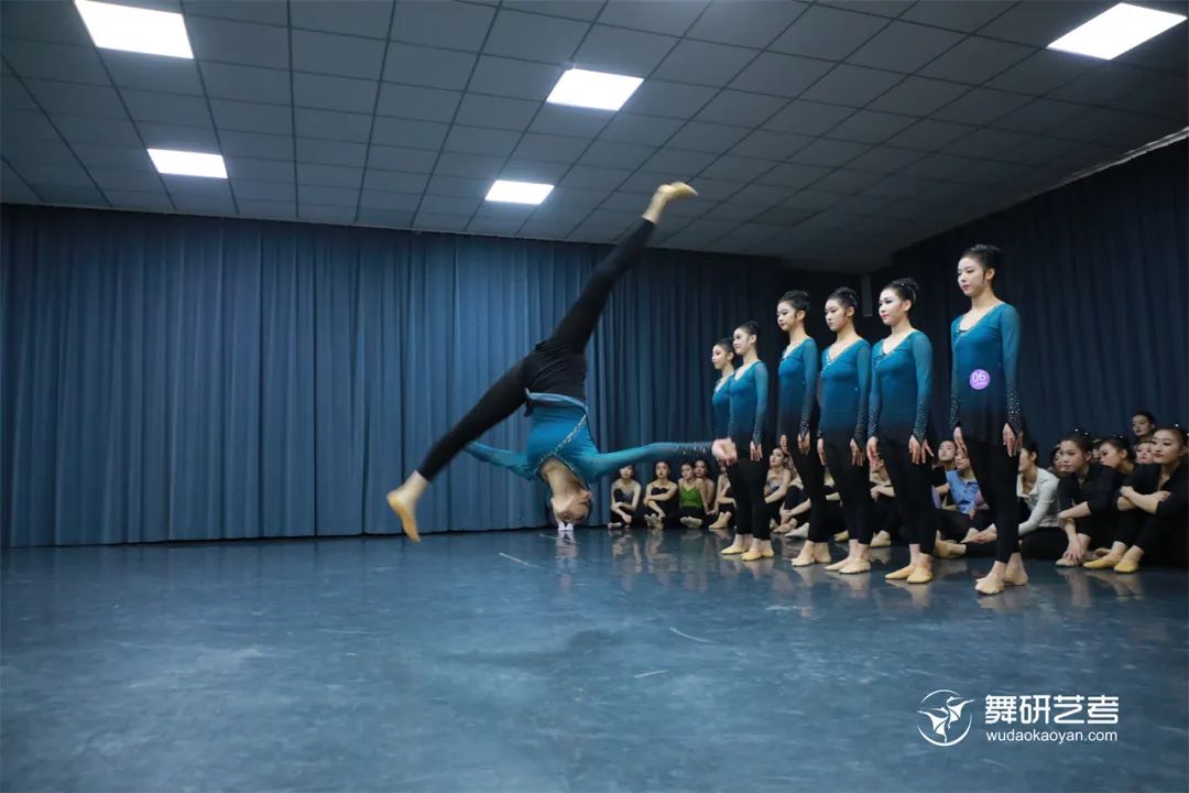 北京舞蹈藝考培訓哪家好？舞研藝考師資雄厚，教學精準，課程全面