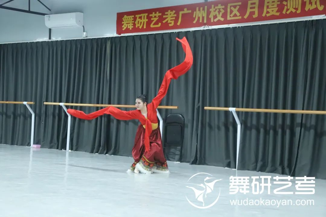 北京舞蹈艺考培训哪家好？舞研艺考师资雄厚，教学精准，课程全面