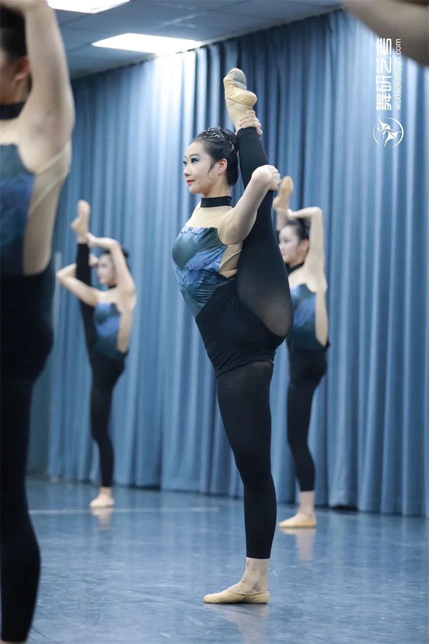 北京舞蹈藝考培訓哪家好？舞研藝考師資雄厚，教學精準，課程全面