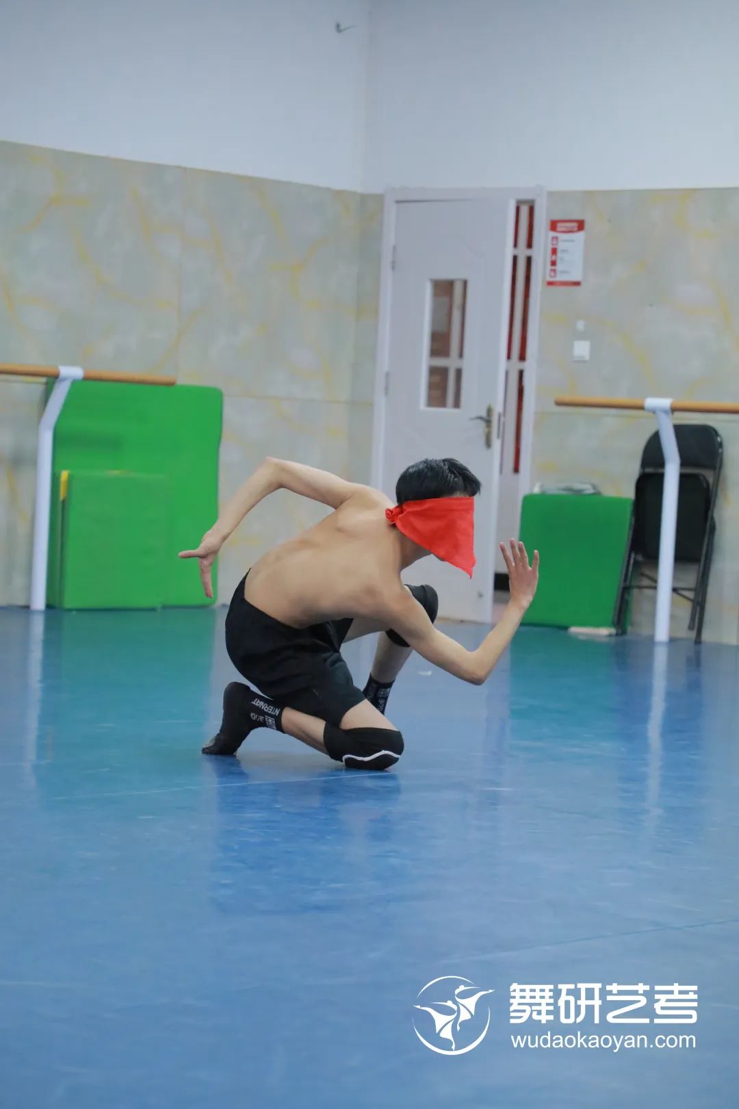 【舞研艺考男班】课堂实况