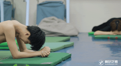 【舞研艺考男班】课堂实况