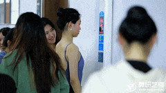 舞研舞蹈艺考集训“白热化”，她们正向着省考做最后冲刺！下一站就是上岸！ 