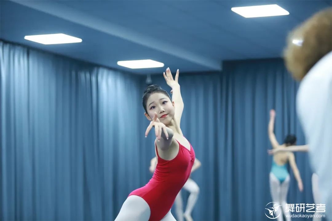河南舞研舞蹈藝考周末班火熱報名中！助你漲功在平時，周周有進步！