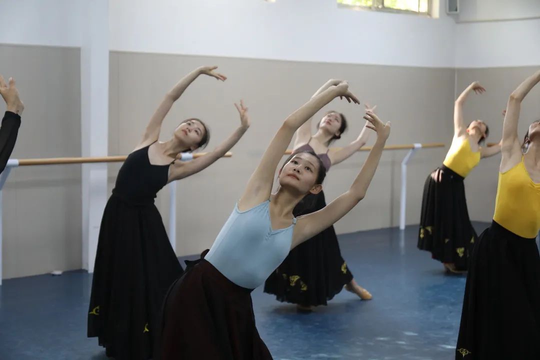 山東舞研藝考清明舞蹈集訓啟動！感受專業的力量！