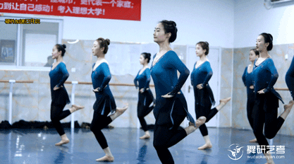 24届萌新舞蹈生前来报到丨追光逐梦 不负韶华 舞研周测见证你的每一次成长~