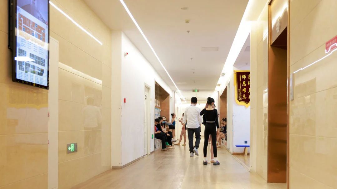 舞研【北京广源校区】学期班开课啦！针对6至16岁均开设相应课程，点击报名免费试课！