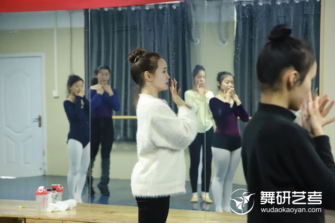 河南舞研五一集训营火爆开启！选择专业舞蹈培训，“营”在五一！