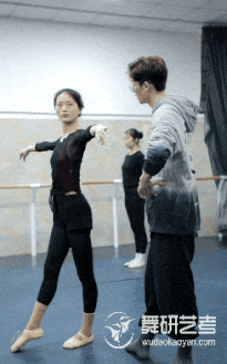 广东舞研名师专访丨在舞研任教后的振民老师，认真营业，挖掘舞蹈生潜在的能量，更牢牢掌握了“流量密码”~