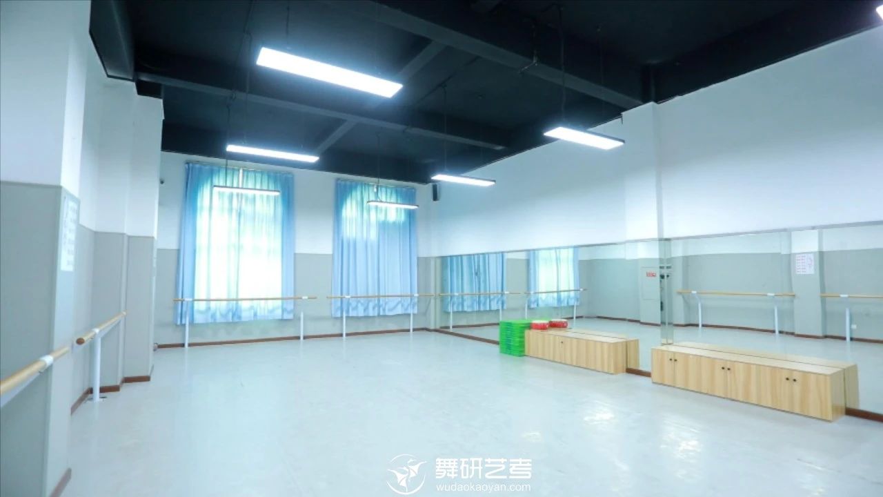 喜欢舞蹈的你，绝对不能错过赫赫有名的舞蹈学校——广东舞研艺考！