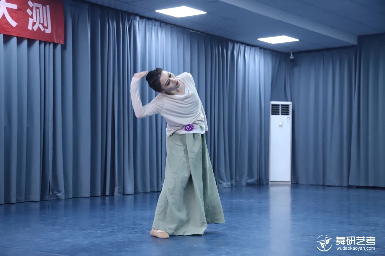 各凭态度乘风浪，以蜕为进！｜河南舞研2025届舞蹈生月度大测考场纪实