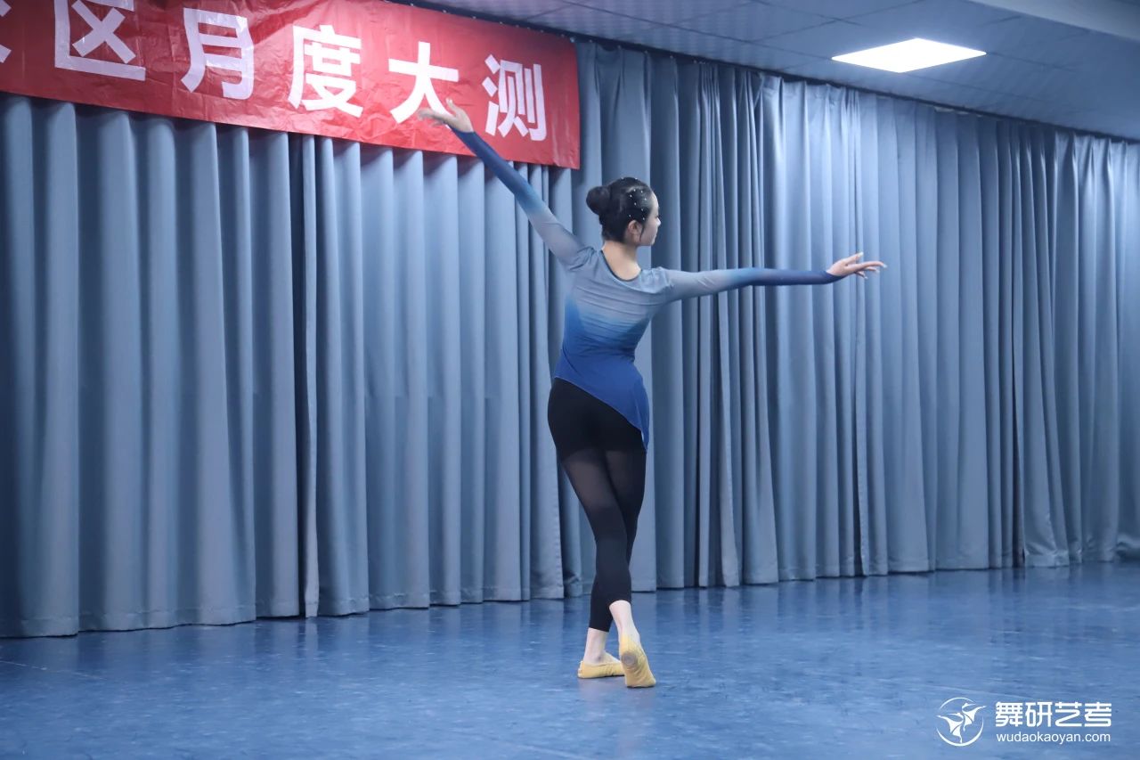 各凭态度乘风浪，以蜕为进！｜河南舞研2025届舞蹈生月度大测考场纪实