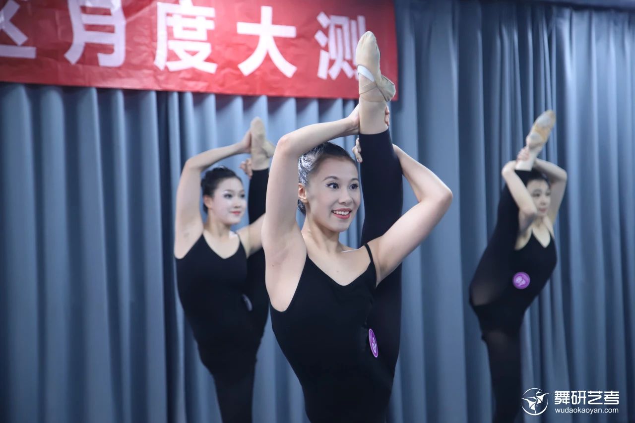 各凭态度乘风浪，以蜕为进！｜河南舞研2025届舞蹈生月度大测考场纪实