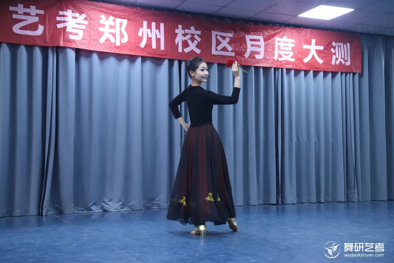 各凭态度乘风浪，以蜕为进！｜河南舞研2025届舞蹈生月度大测考场纪实