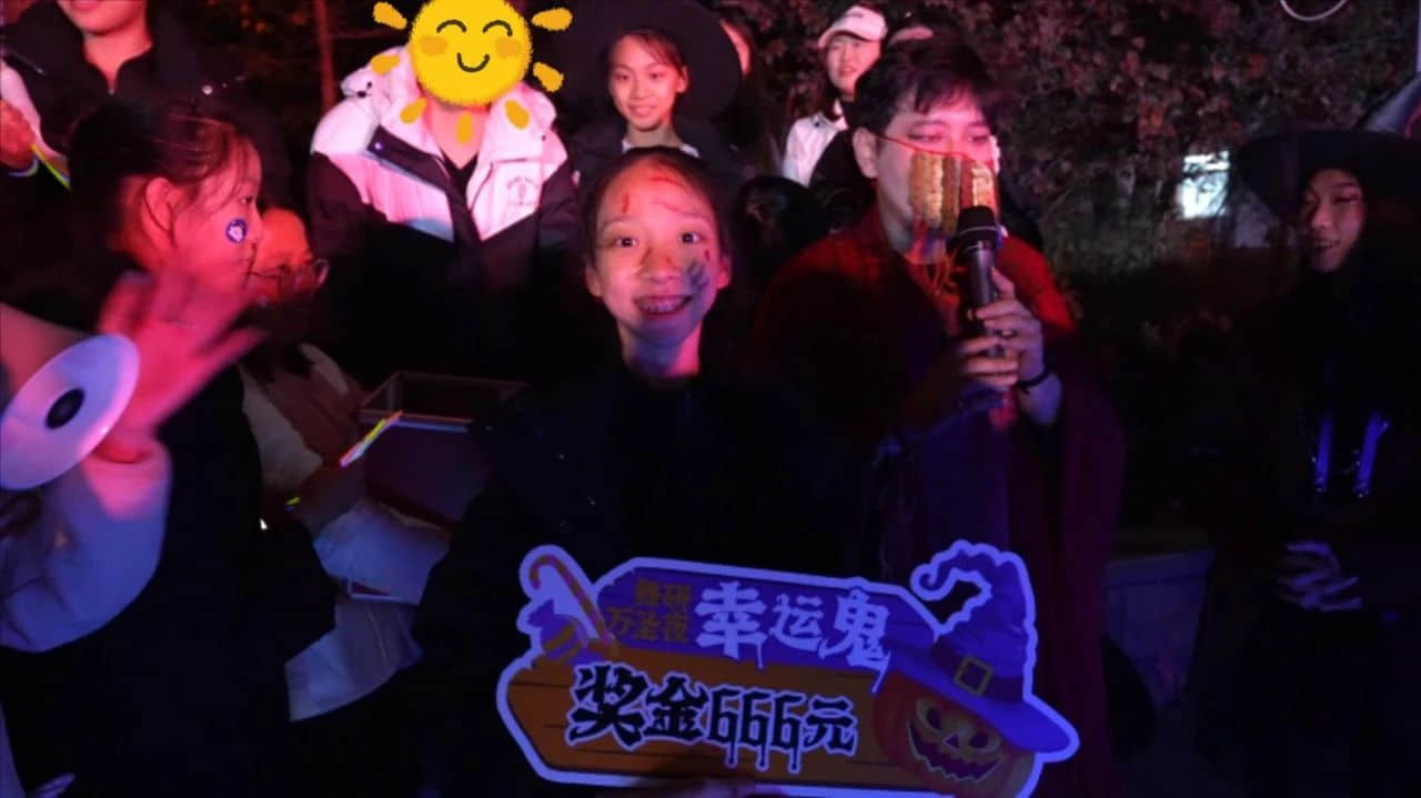 舞研总部北京校区·万圣节狂欢夜丨青春进行时，狂欢不停歇，今夜不给糖就捣蛋~
