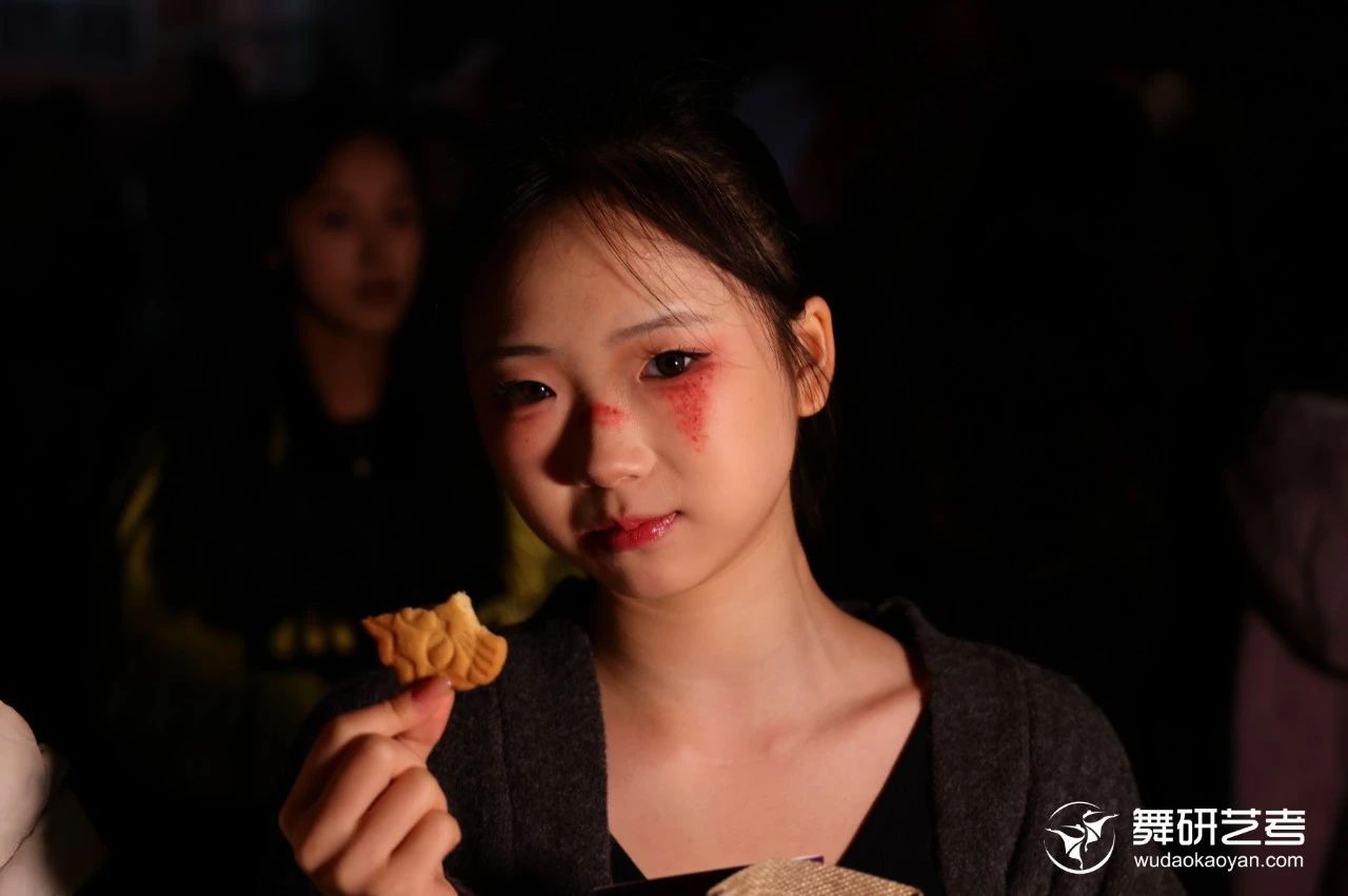 舞研总部北京校区·万圣节狂欢夜丨青春进行时，狂欢不停歇，今夜不给糖就捣蛋~