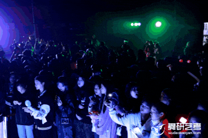 舞研总部北京校区·万圣节狂欢夜丨青春进行时，狂欢不停歇，今夜不给糖就捣蛋~