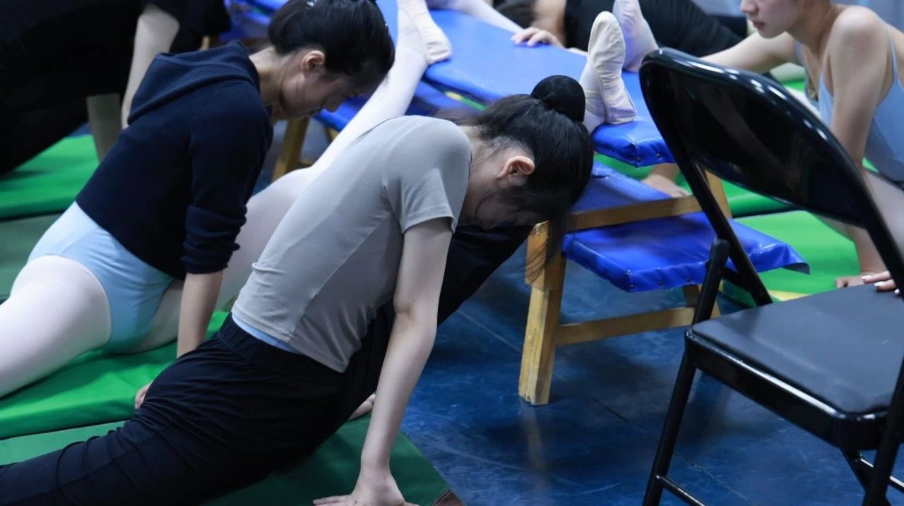 收集努力，记录成长！北京舞研舞蹈学校中国舞专业精彩课堂实况集锦