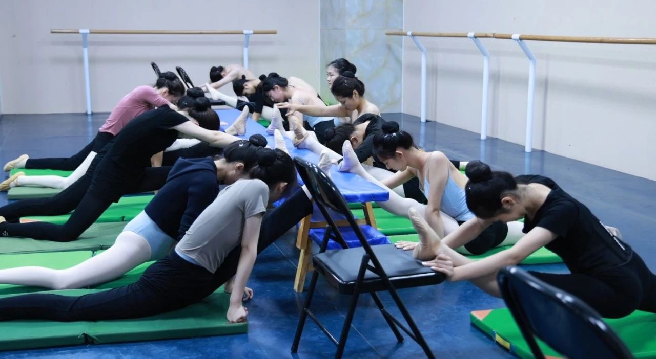 收集努力，记录成长！北京舞研舞蹈学校中国舞专业精彩课堂实况集锦