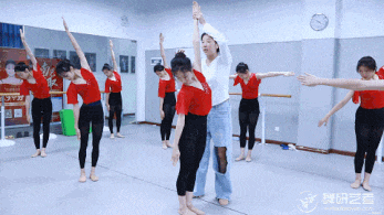 广东舞研名师专访丨是上课严谨的老师，还是无微不至的妈沫？家铭老师的双重身份等你来解锁！