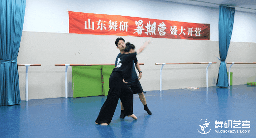 舞研暑期营开课啦丨各地舞蹈生齐聚，共赴逐梦征程！