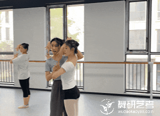 舞研暑期营开课啦丨各地舞蹈生齐聚，共赴逐梦征程！