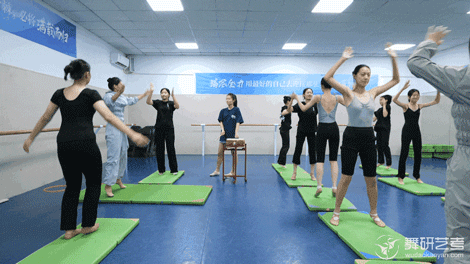 山东舞研【暑期集训营】课堂实况第一弹来袭！持续努力，自信发光~