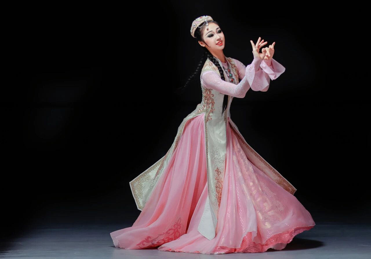 寒假不花冤枉钱！来湖北舞研体验免费试课，让进步不绕路！