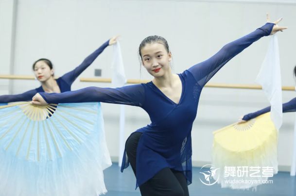 舞蹈生睡前习惯四部曲，坚持下来，变美轻轻松松~