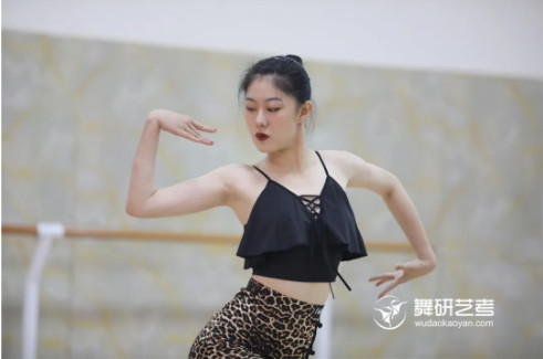 舞研国标月测丨他们震撼开场！来舞研，全面打响国标舞艺考之战！
