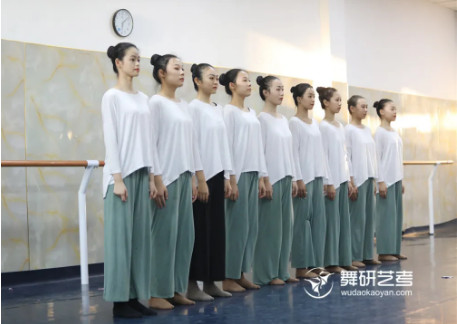 舞研国标月测丨他们震撼开场！来舞研，全面打响国标舞艺考之战！