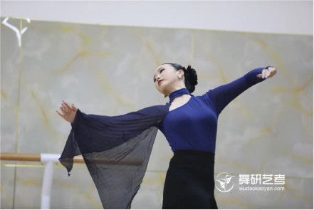 舞研国标月测丨他们震撼开场！来舞研，全面打响国标舞艺考之战！