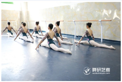 舞研国标月测丨他们震撼开场！来舞研，全面打响国标舞艺考之战！