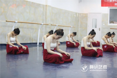 舞研国标月测丨他们震撼开场！来舞研，全面打响国标舞艺考之战！