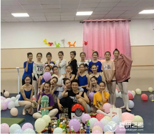 是什么样的舞蹈生，能够校考拿10张合格证，最终圆梦北京体育大学？
