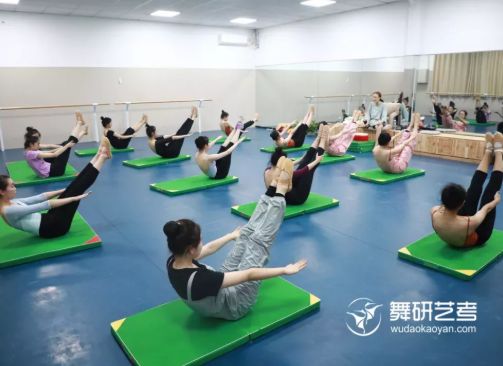 舞研国标舞软度小课堂：腰部力量