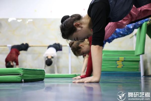 舞蹈生备战艺考ing！这些受伤应急小妙招，你怎么能不知道！