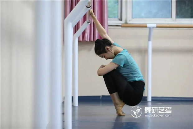 盘点舞蹈生最害怕的训练项目，你为哪个哭过？