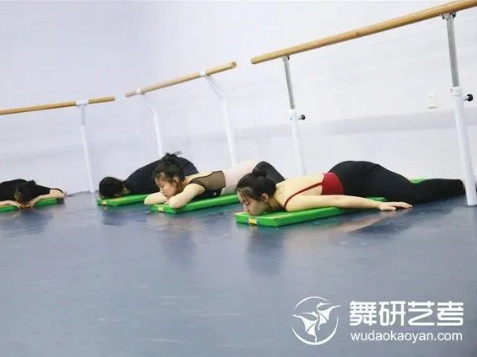 “疼疼疼”“不行不行不行”，看完这篇，你绝对能行！丨胯怎么练