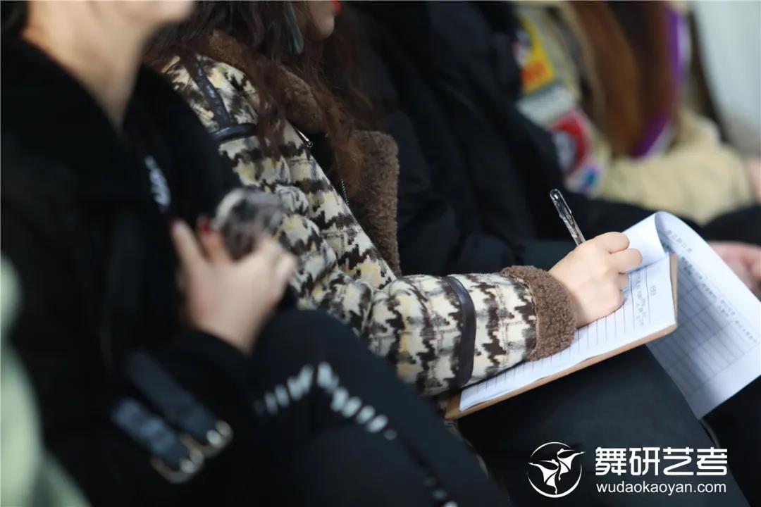 新学期伊始，舞研艺考学员开始选剧目啦~