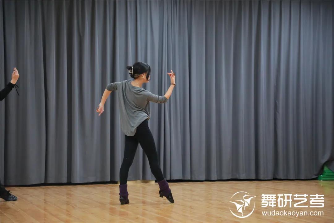 国标舞学起来真有这么丝滑吗?二十天竟然能学这么多! 国标舞学起来真有这么丝滑吗?二十天竟然能学这么多!