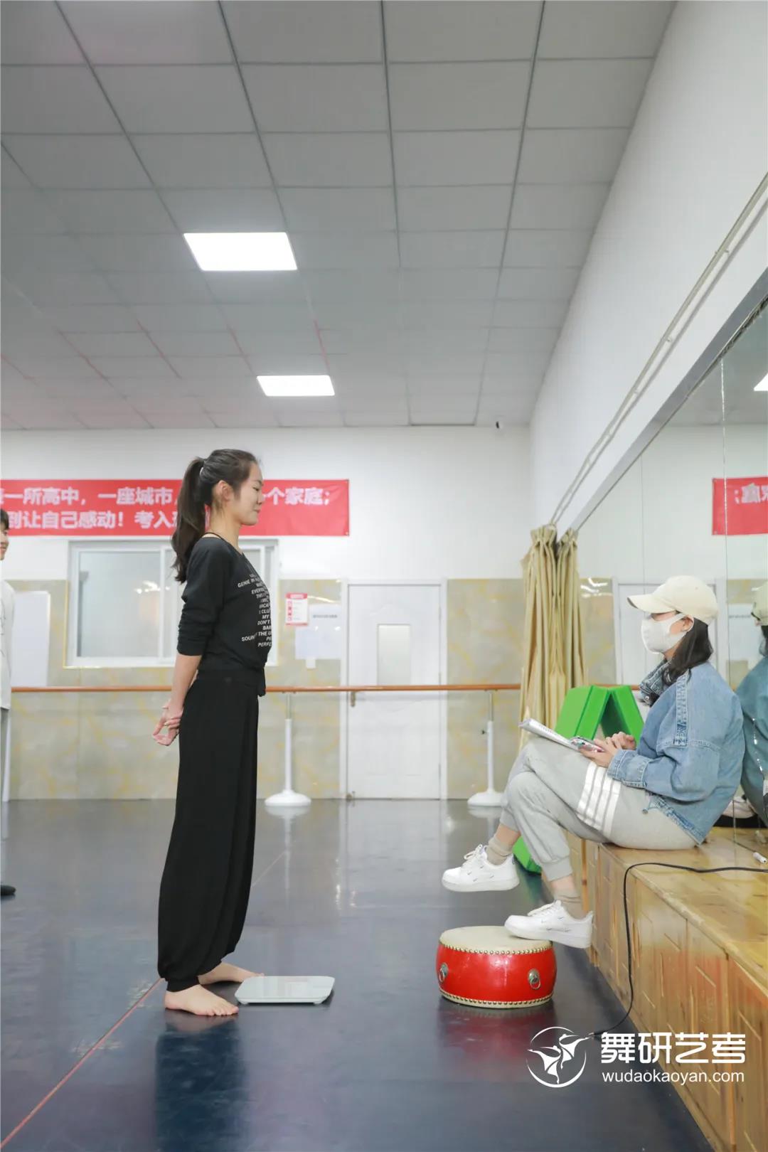 国标舞学起来真有这么丝滑吗?二十天竟然能学这么多! 国标舞学起来真有这么丝滑吗?二十天竟然能学这么多!