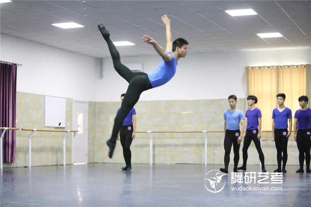舞蹈生大曝光！原来学舞蹈的男生和女生还有这么多不同？