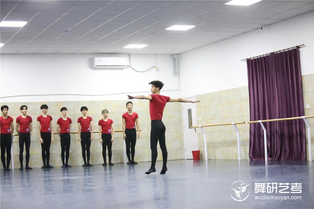 舞蹈生大曝光！原来学舞蹈的男生和女生还有这么多不同？