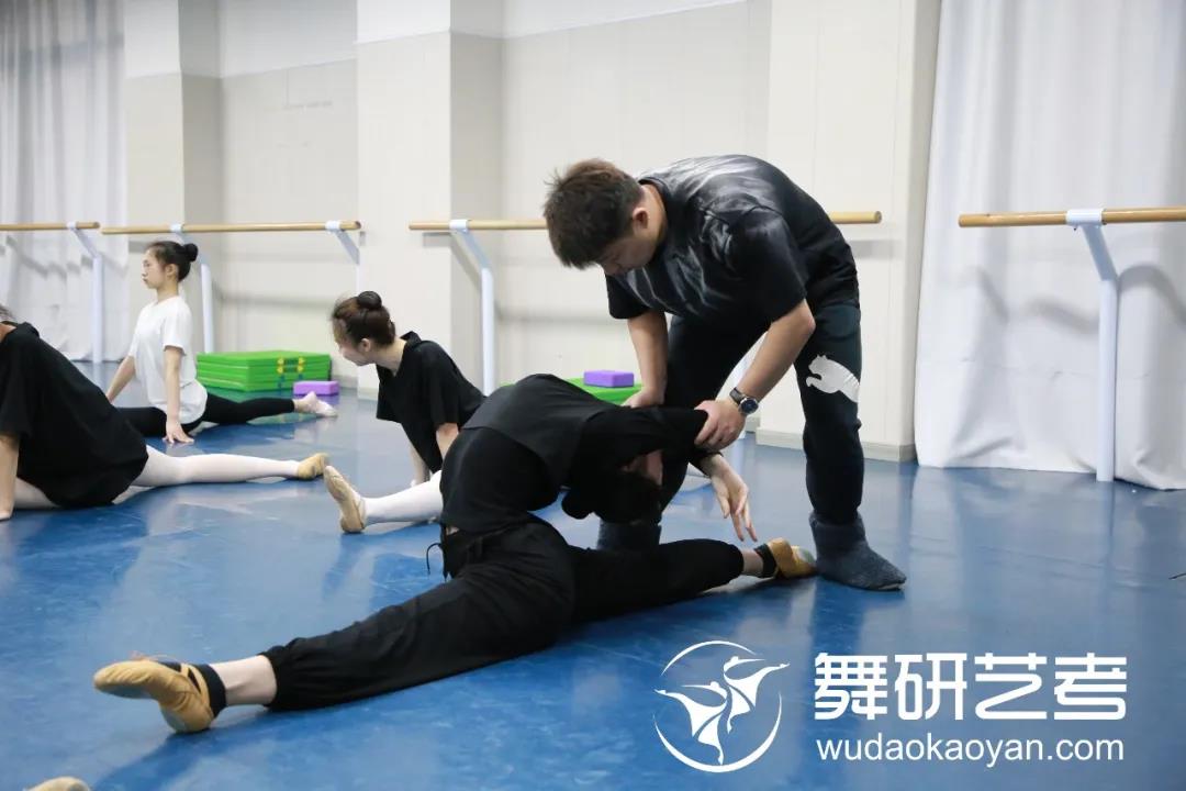 舞蹈生易受伤高危区！你要这样保护自己！