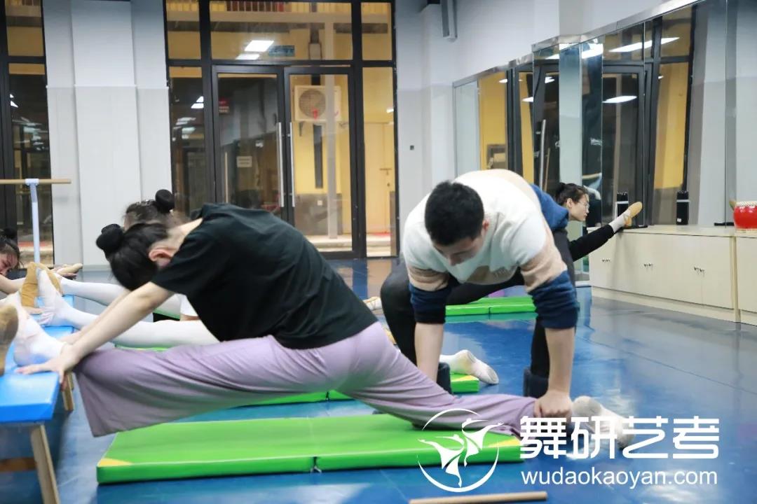 舞蹈生易受伤高危区！你要这样保护自己！